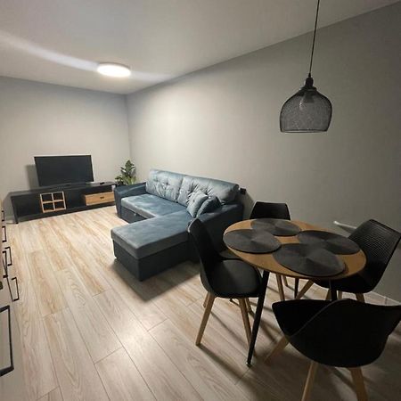 Mb Livinga Apartamentai Naftininku G Mažeikiai Exteriör bild