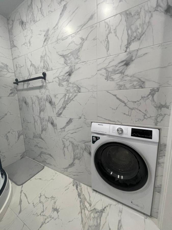 Mb Livinga Apartamentai Naftininku G Mažeikiai Exteriör bild